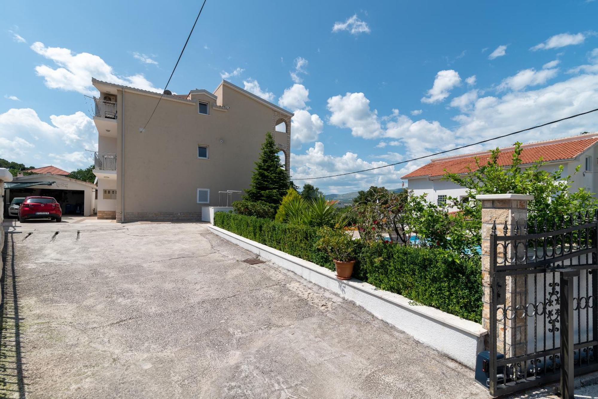 Apartments Brico - Heated Pool Trogir Exterior photo