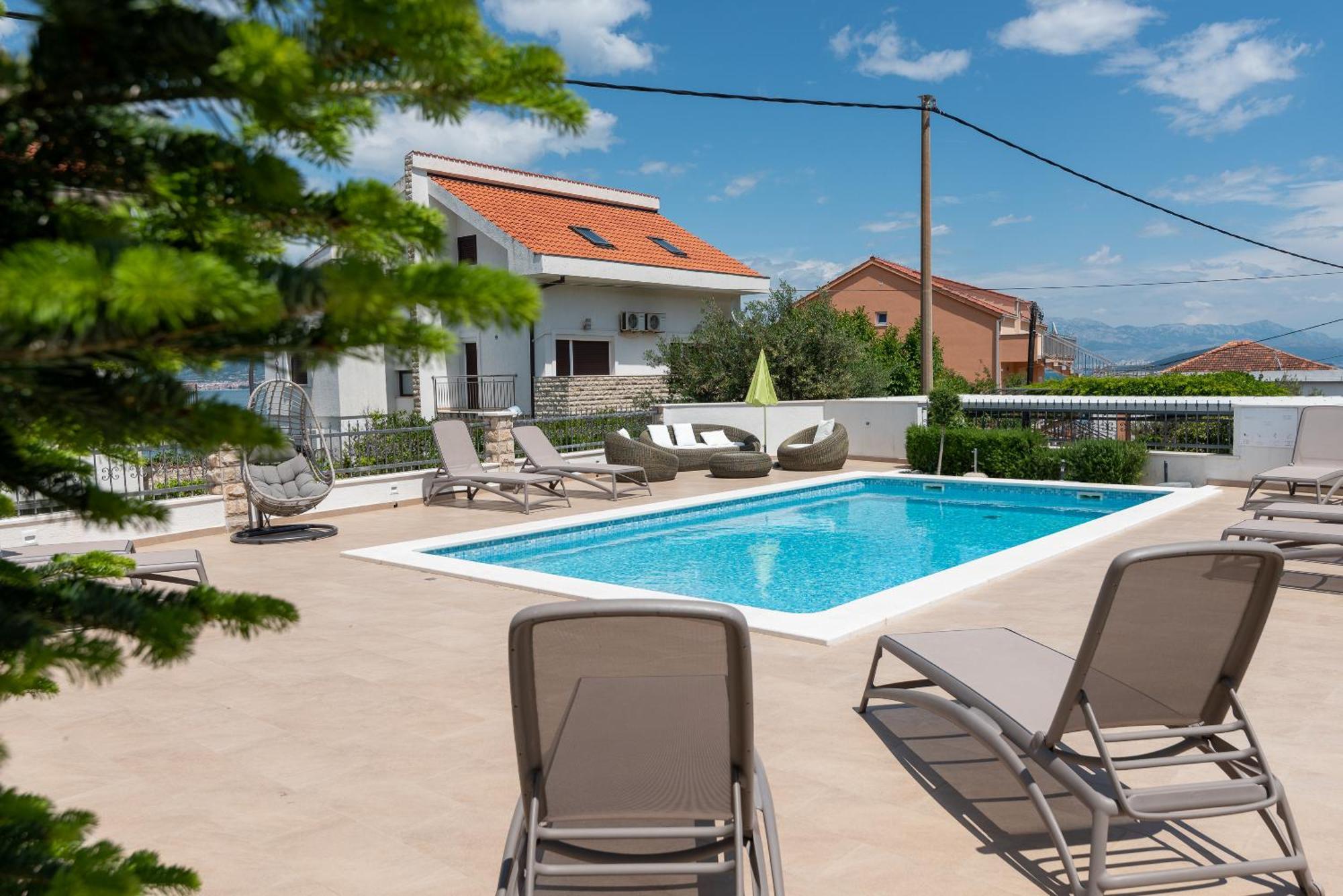 Apartments Brico - Heated Pool Trogir Exterior photo