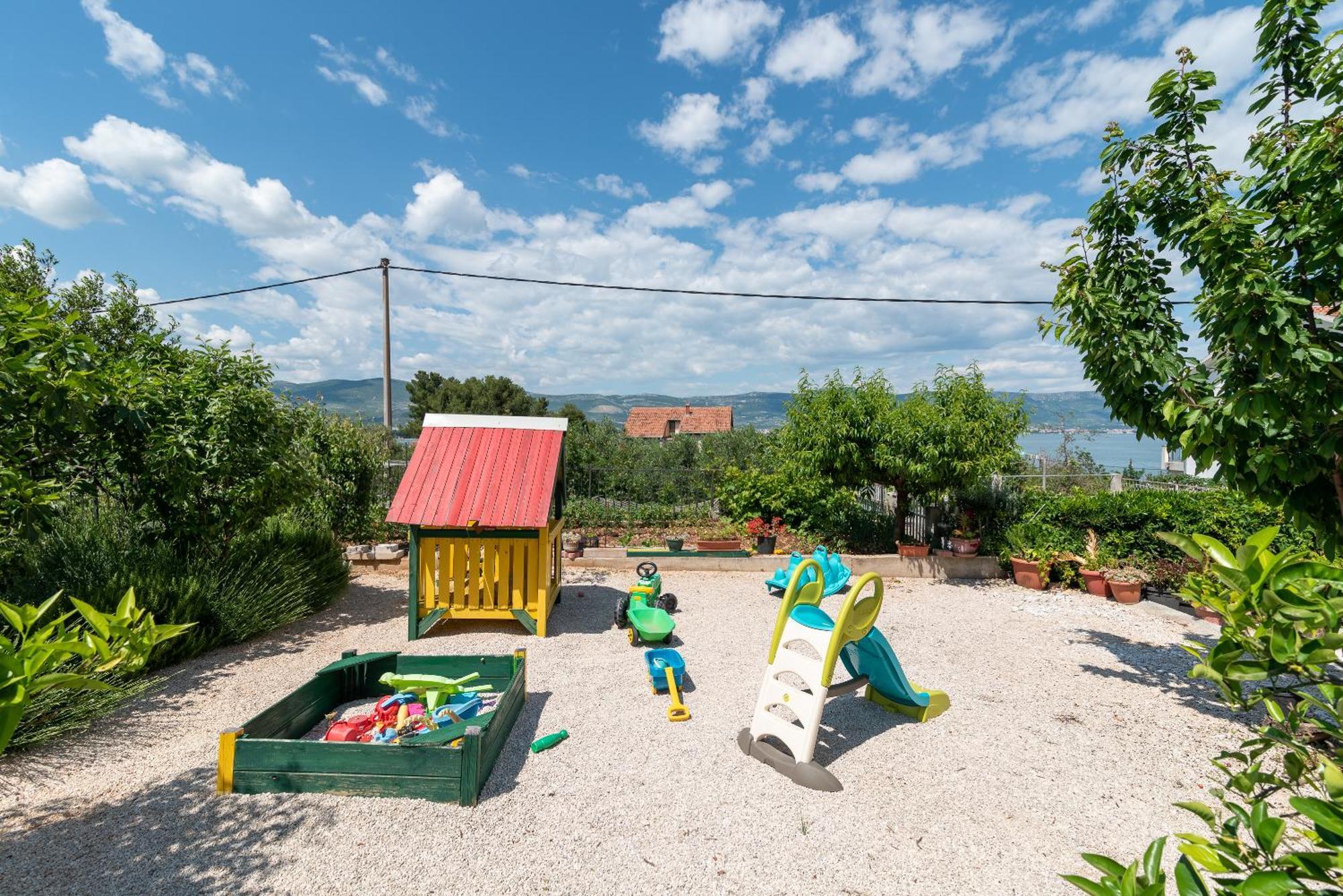 Apartments Brico - Heated Pool Trogir Exterior photo